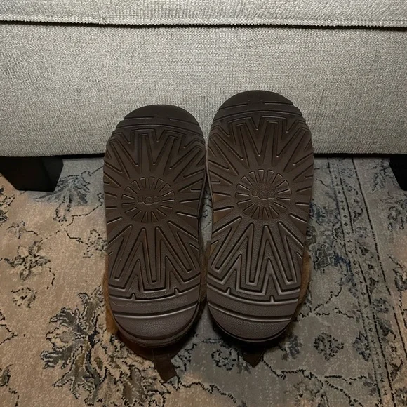 UGG Classic Chillapeak Boots Burnt Cedar - Picture 8 of 10